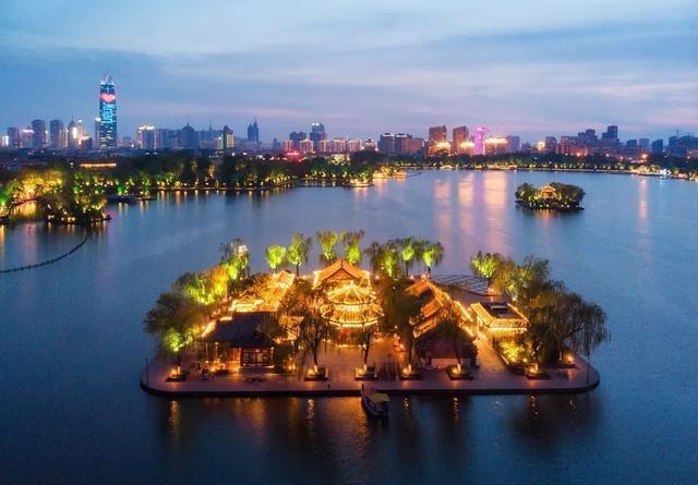 一条泉城路，半部济南史