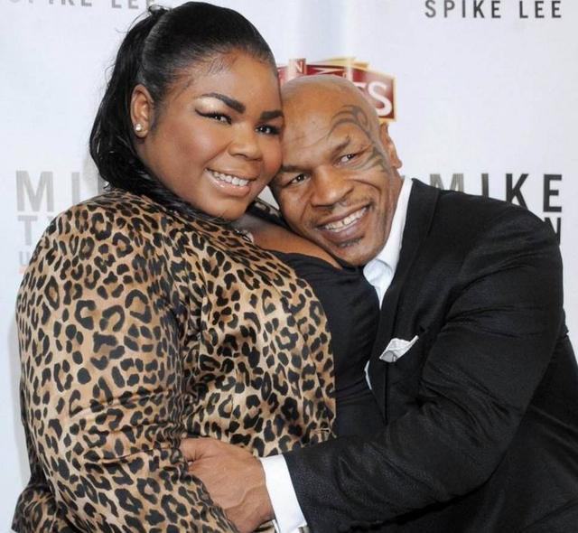 拳王泰森也为女儿发愁!大女儿猛如虎,300斤至今无人敢娶