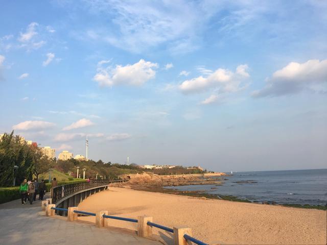 如果你喜欢走走海边步道，这个小公园挺适合逛一逛的