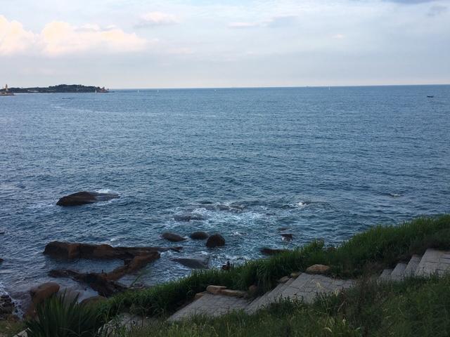 如果你喜欢走走海边步道，这个小公园挺适合逛一逛的