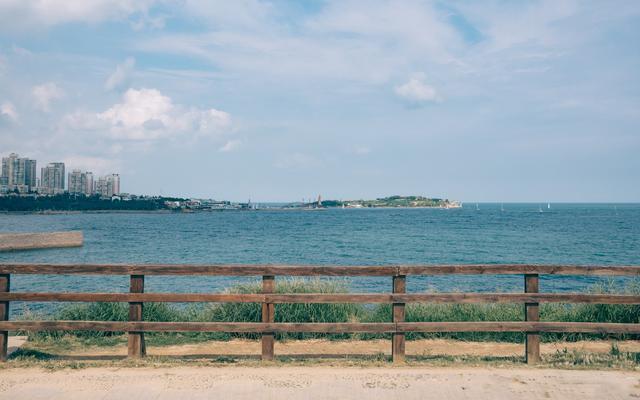 如果你喜欢走走海边步道，这个小公园挺适合逛一逛的
