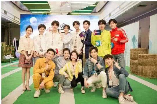 湖南台五四晚会主持，沈梦辰刘烨搭档何炅汪涵，谢娜吴昕被忽略？