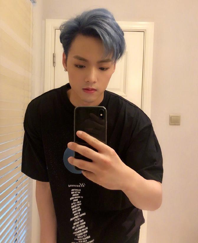 95年的董又霖和96年的陈星旭相继曝光恋情，他们不怕影响事业吗