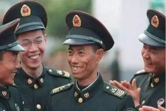 “一代兵王”退役，曾跟10位上将平起平坐，享受师长级别待遇！