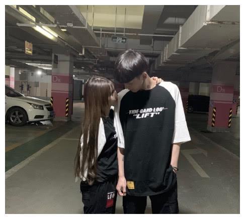 “快手一姐”杨清柠将要回归？官宣直播时间，网友：终于等到你！