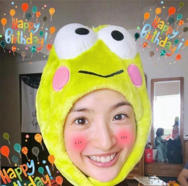 36岁林依晨晒度假照，半身裙穿成抹胸裙好可爱！网友：湘琴回来了