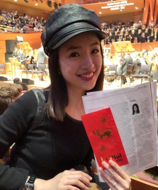 36岁林依晨晒度假照，半身裙穿成抹胸裙好可爱！网友：湘琴回来了