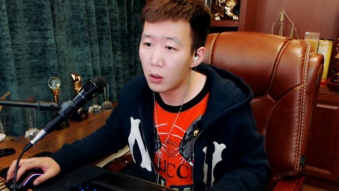 徒孙小白龙欲拜师，舞帝利哥表示考虑，大佛不阻止徒弟拜师利哥