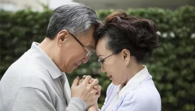 ​掏空积蓄为儿子娶妻安家，老伴生前的话，给我的晚年留了条退路