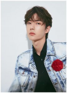 ​UNIQ周艺轩参加《嗨唱》被淘汰，比不过素人？王一博为队长委屈