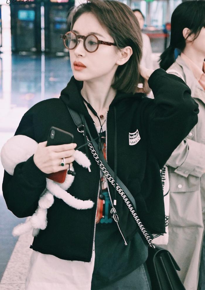 王子文新造型意外走“红”，剪款短发大妈变少女显高10cm，美爆了