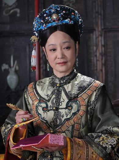 嫁大13岁老公，被宠到骨子里，如今60岁依旧美貌惊人