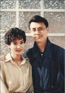 ​嫁大13岁老公，被宠到骨子里，如今60岁依旧美貌惊人