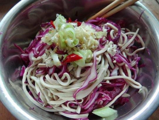 叶子就是果实，凉拌爆炒都很美味，却很多人抵制不敢吃