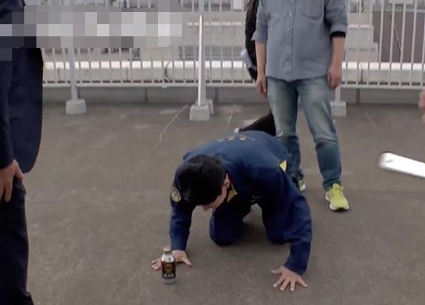 矢野浩二回到日本后演艺地位暴跌,当众给大咖下跪,处境令人心酸