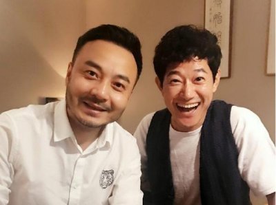 ​矢野浩二回到日本后演艺地位暴跌，当众给大咖下跪，处境令人心酸