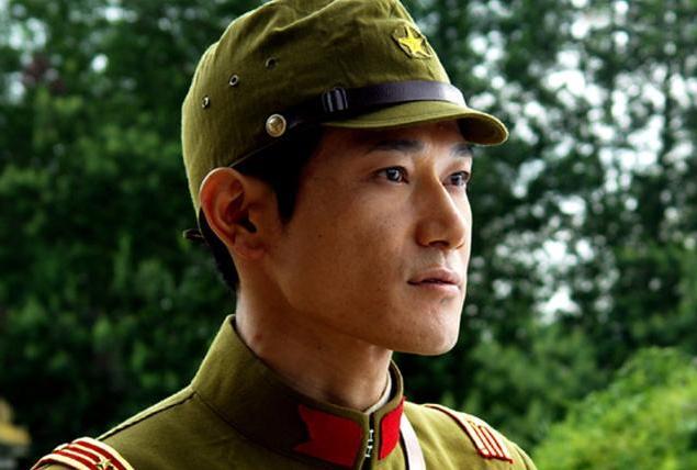 矢野浩二回到日本后演艺地位暴跌,当众给大咖下跪,处境令人心酸