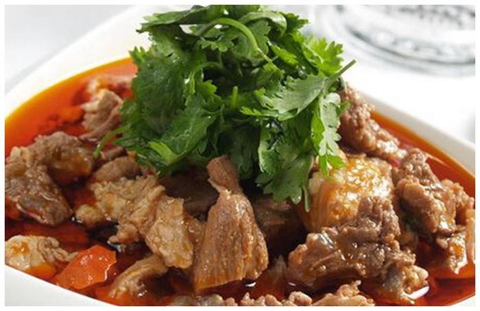 炖牛肉时，用冷水下锅还是热水？很多人都不懂，难怪牛肉不好吃