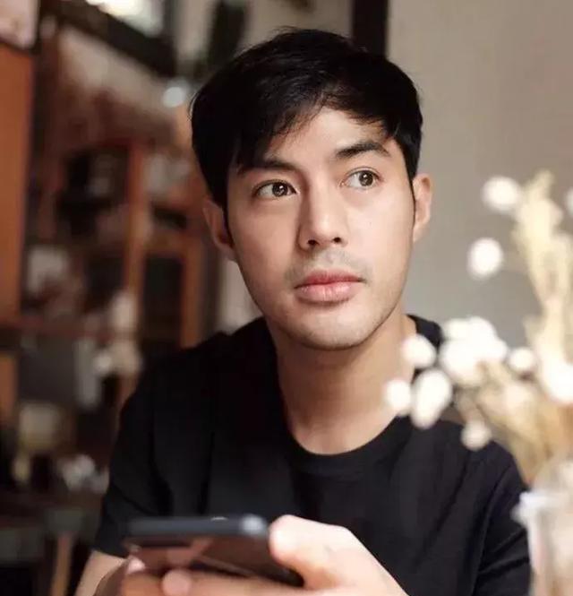 清纯泰国女星Bifern改走性感路线，男友Top笑称对其很放心！