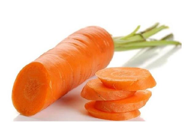 胡萝卜削皮好还是不削皮好 胡萝卜削皮还有营养吗 胡萝卜削皮好还是不削皮好 胡萝卜削皮还有营养吗