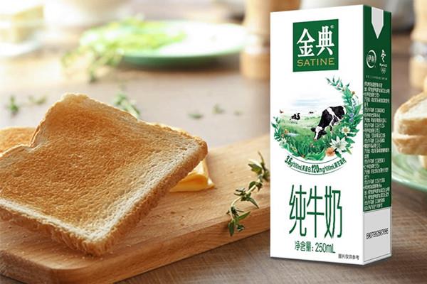 金典牛奶是伊利的吗 金典牛奶和普通牛奶的区别 金典牛奶是伊利的吗 金典牛奶和普通牛奶的区别