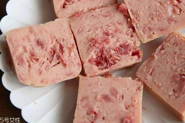 午餐肉是什么肉 主要是猪肉 午餐肉是什么肉 主要是猪肉