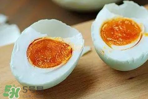 咸鸭蛋为什么要用酒?咸鸭蛋为什么不能多吃 咸鸭蛋为什么要用酒?咸鸭蛋为什么不能多吃