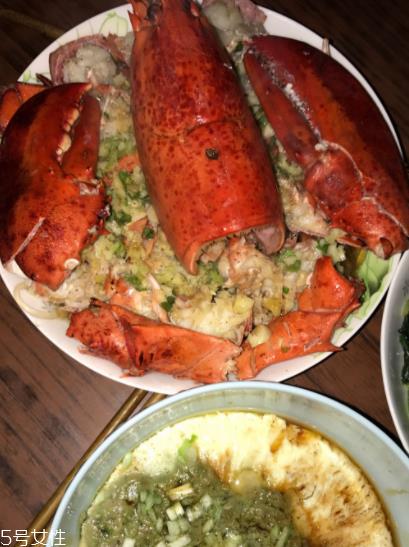 波士顿龙虾是淡水的吗?波士顿龙虾是海里的吗? 波士顿龙虾是淡水的吗?波士顿龙虾是海里的吗?