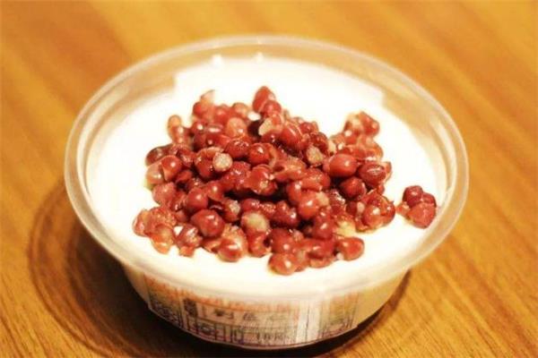 双皮奶不能和什么一起吃 双皮奶什么人不能吃