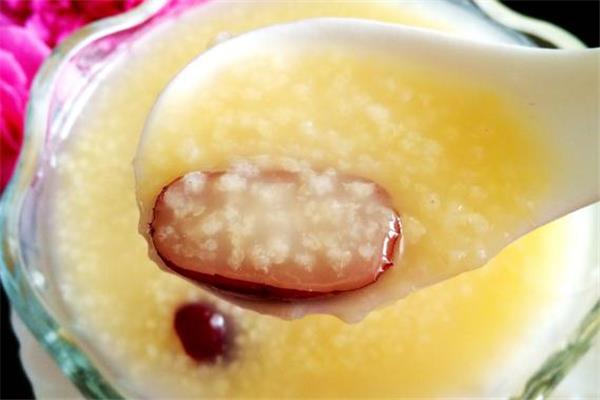 红枣小米粥要煮多久 时长很关键 红枣小米粥要煮多久 时长很关键