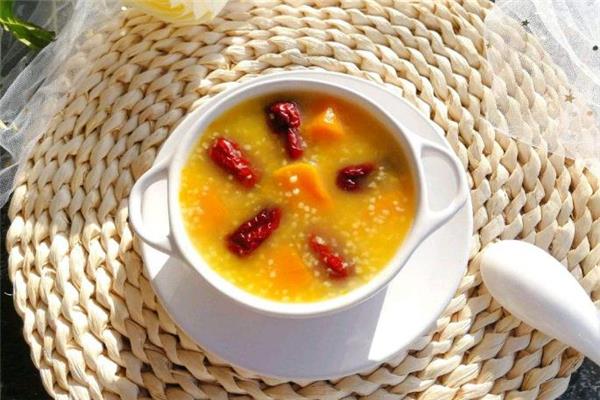 红枣小米粥要煮多久 时长很关键 红枣小米粥要煮多久 时长很关键