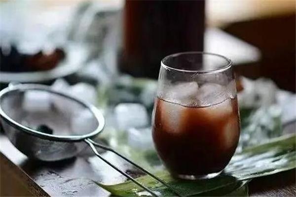 酸梅汤可以用不锈钢锅煮吗 酸梅汤锅具推荐 酸梅汤可以用不锈钢锅煮吗 酸梅汤锅具推荐