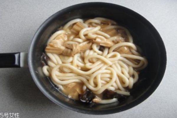 乌冬面是哪个国家的特产呢 乌冬面怎么做好吃呢 乌冬面是哪个国家的特产呢 乌冬面怎么做好吃呢