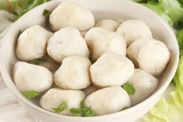 鱼丸要放面粉吗 鱼丸放什么粉最好 鱼丸要放面粉吗 鱼丸放什么粉最好