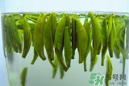 冬天可以喝绿茶吗?冬天喝绿茶好还是红茶好? 冬天可以喝绿茶吗?冬天喝绿茶好还是红茶好?