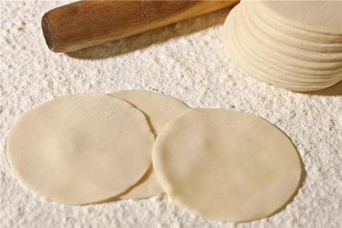 饺子皮可以放苏打粉吗 饺子皮怎么叠放不粘连 饺子皮可以放苏打粉吗 饺子皮怎么叠放不粘连