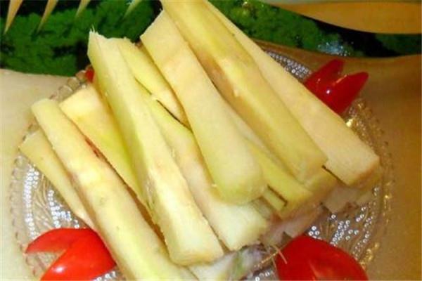 甘蔗能咽下去吗 甘蔗不适合什么人吃 甘蔗能咽下去吗 甘蔗不适合什么人吃