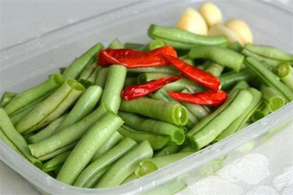 凉拌四季豆的做法 凉拌四季豆煮多久才熟 凉拌四季豆的做法 凉拌四季豆煮多久才熟