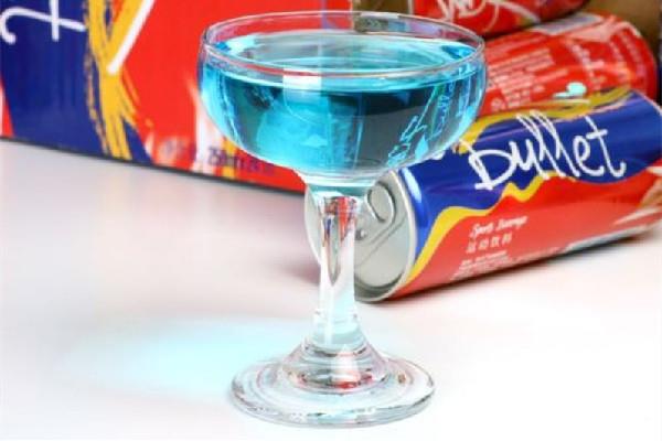 运动饮料是运动前喝还是运动后喝 运动饮料什么时候喝效果最好 运动饮料是运动前喝还是运动后喝 运动饮料什么时候喝效果最好