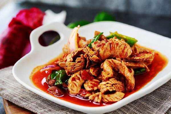 猪腰花怎么炒好吃 吃猪腰花注意什么 猪腰花怎么炒好吃 吃猪腰花注意什么