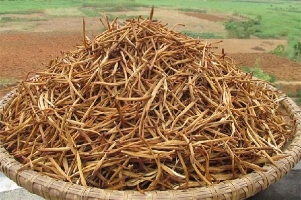 干黄花菜有点酸能吃吗 干黄花菜发酸是怎么回事