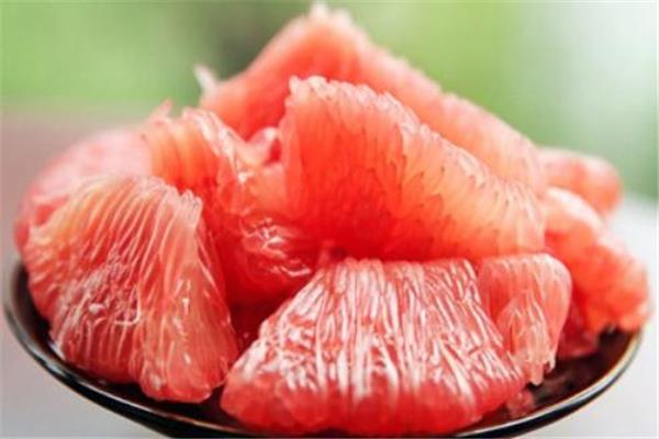 葡萄柚可以泡水喝吗 美容又养颜 葡萄柚可以泡水喝吗 美容又养颜