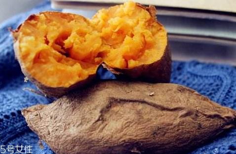 微波炉烤红薯用盘子吗 不用盘子也行 微波炉烤红薯用盘子吗 不用盘子也行