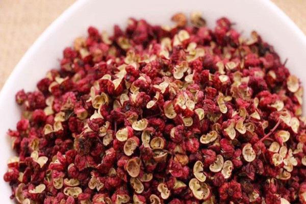 花椒泡水什么时间喝 花椒泡水什么人不能喝 花椒泡水什么时间喝 花椒泡水什么人不能喝