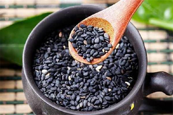 黑芝麻与什么食物相克 黑芝麻不适宜人群 黑芝麻与什么食物相克 黑芝麻不适宜人群