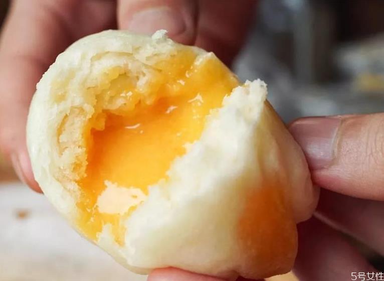 流沙包的馅是什么 如何自制流沙馅 流沙包的馅是什么 如何自制流沙馅