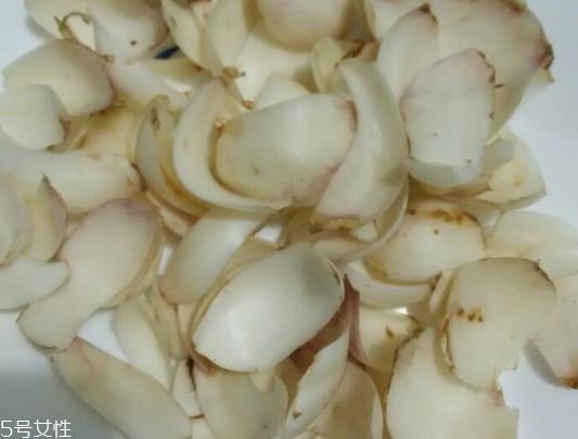 新鲜百合可以炖藕吗？新鲜百合炖藕好吃吗？