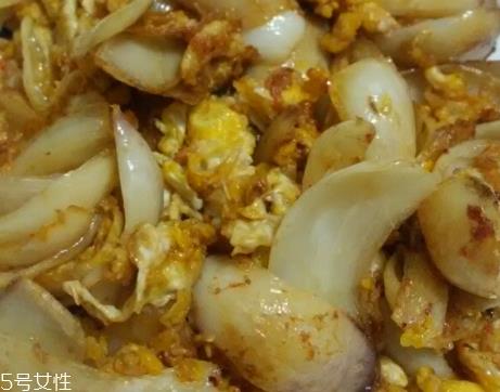 新鲜百合可以炖藕吗？新鲜百合炖藕好吃吗？