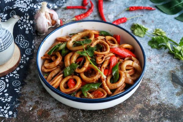 鱿鱼要煮多久才熟 鱿鱼咬不动是因为没熟吗