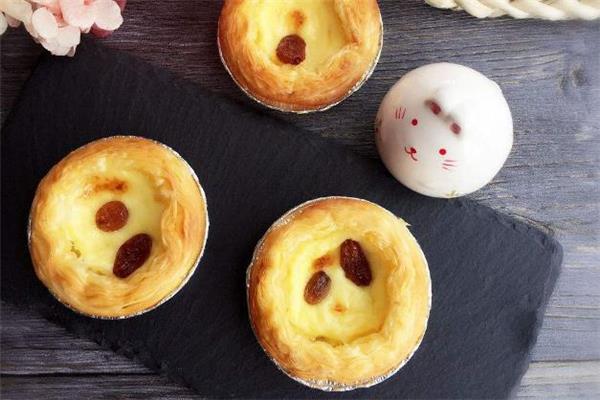 蛋挞和蛋糕哪个热量高 晚上吃一个蛋挞会胖吗 蛋挞和蛋糕哪个热量高 晚上吃一个蛋挞会胖吗